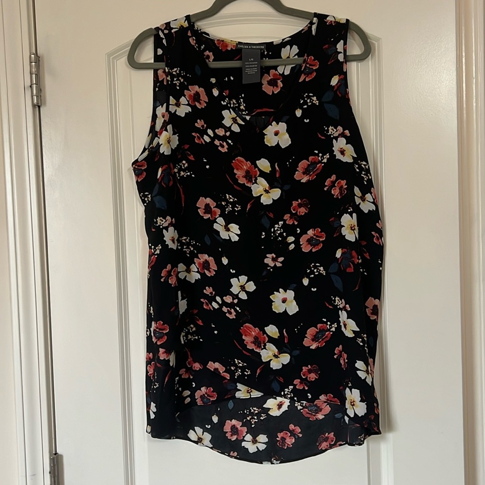 Chelsea and Theodore tank women’s size large